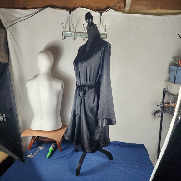 Apt. 9 Intimates Black Satin Feel Poly Long Sleeve Contrast Cuff Robe Size M - Picture 6 of 16